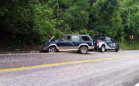 Volcó vehículo en la México-Laredo   
