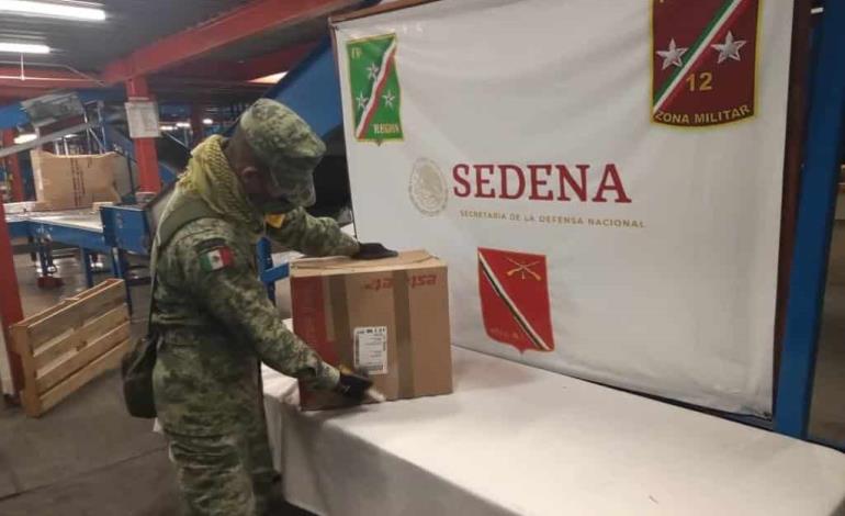 Personal militar asegura droga en el aeropuerto de S.L.P.