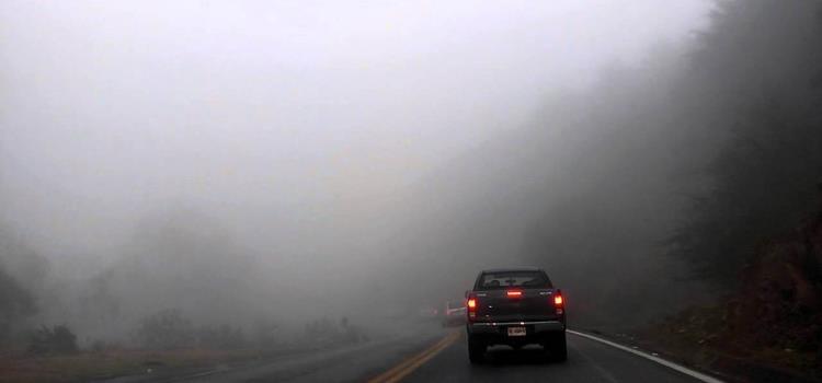 Advierten contra niebla en caminos