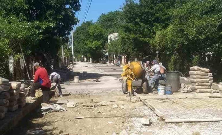 Por concluir obra  de pavimentación