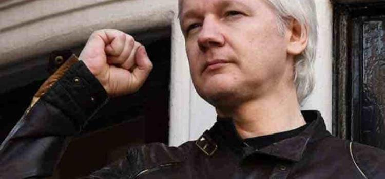 Rechazan extradición  de Julian Assange