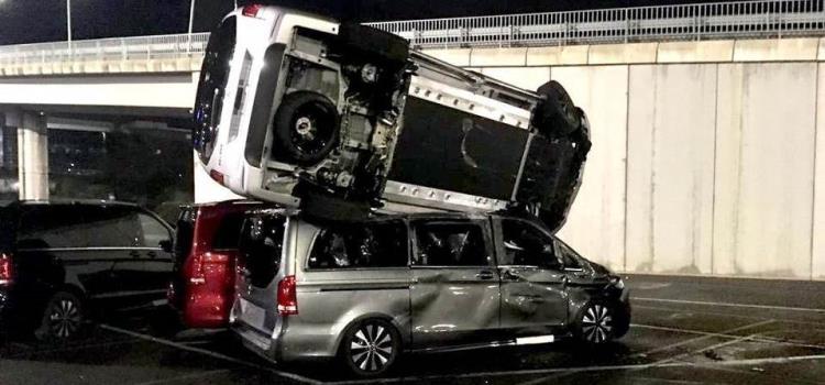 Ex empleado destruyó 50 vehículos Mercedes
