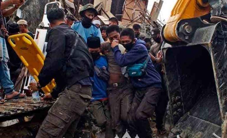 42 muertos y 820 heridos por sismo