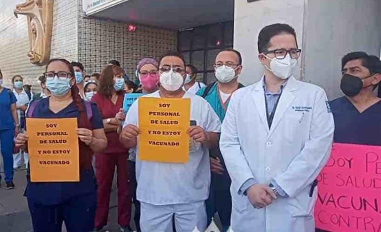 Protestan médicos del IMSS en Sonora