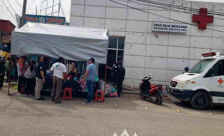 Cruz Roja instaló  un bazar de ropa
