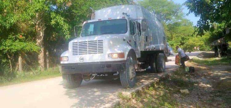 Rentan camiones para recolección de basura
