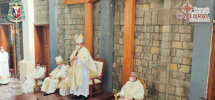 Celebran 60 años del primer Obispo