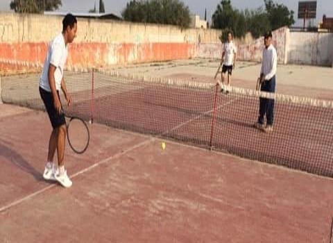 Promueven juegos deportivos de tenis