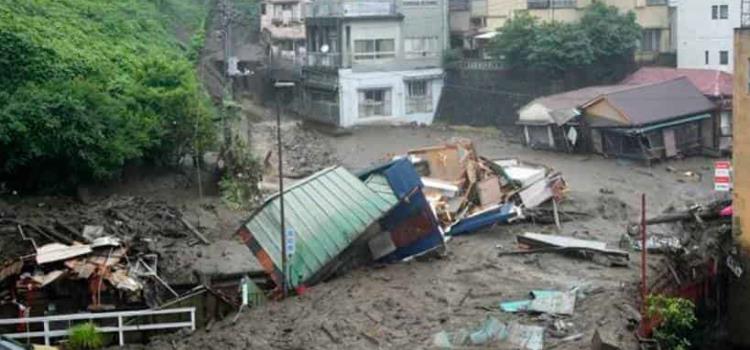 Deslave sepulta varias viviendas; 2 muertos