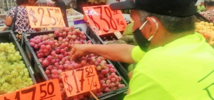 Sube 40% el precio de frutas y verduras