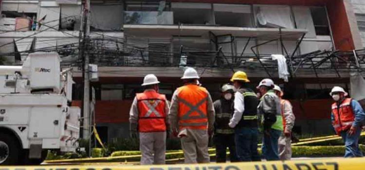 Explosión en edificio deja un muerto