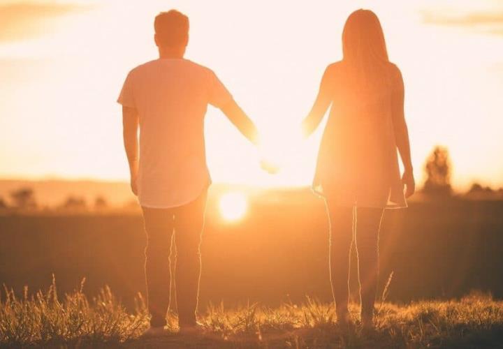 Luz solar aumenta pasión romántica en los humanos