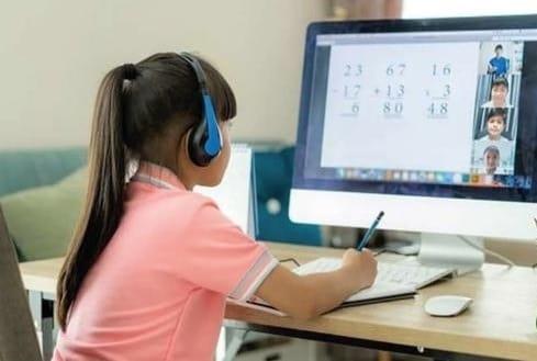 Niños ciegos y sordos dejan clases en línea