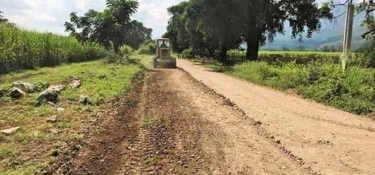 Destrozados caminos en la zona de El Pujal