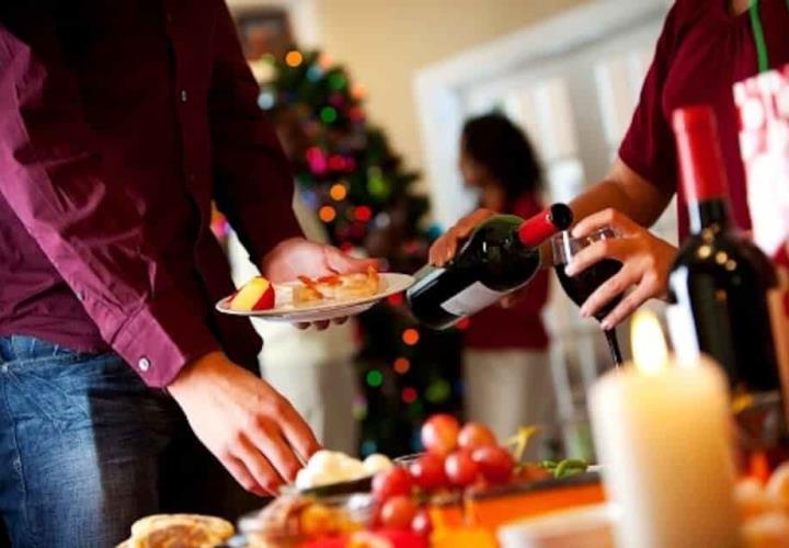Desenfreno en Navidad e impera el alcohol; olvidan familias el verdadero objetivo