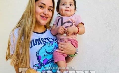 Fany feliz con su nena Renata