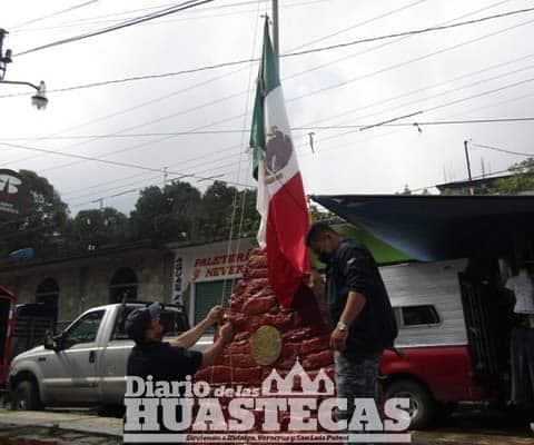 Conmemoran el día de la Bandera Mexicana