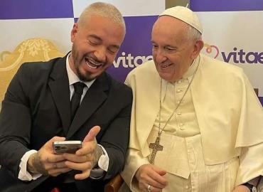 Tiene J Balvin reunión con Papa Francisco