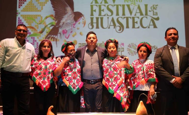 Presenta Gallardo XXV festival de la Huasteca
