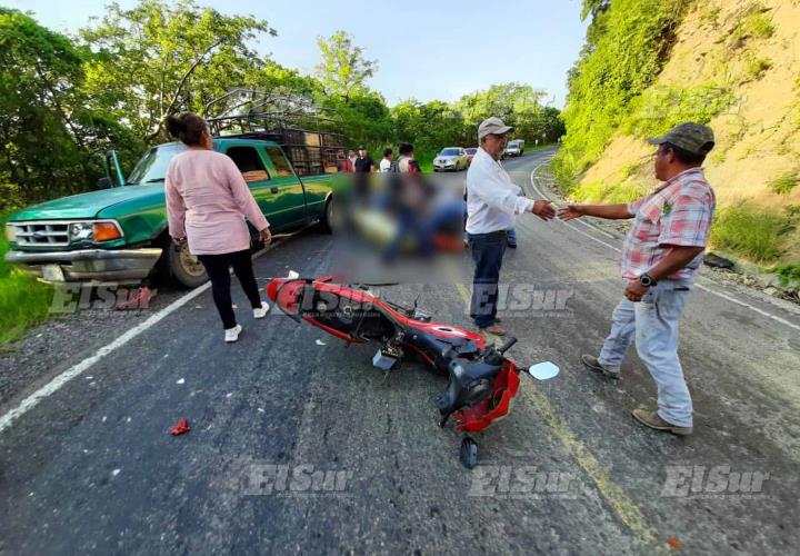 Deja choque de moto vs camioneta un herido la Media Cuesta