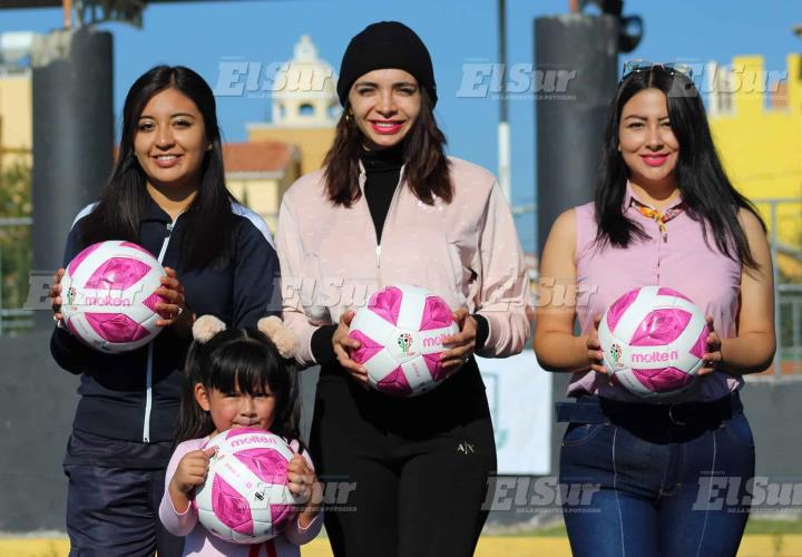 El balón rosa contra cáncer de mama en Tamazunchale