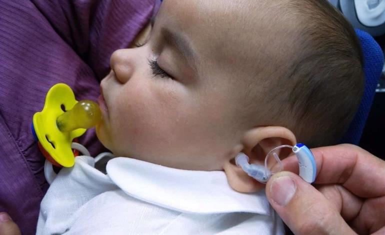 Detectan sordera a recién nacidos