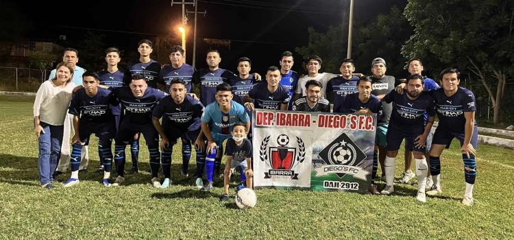 Deportivo “Ibarra-Diego’s FC” nuevo campeón en El Carmen
