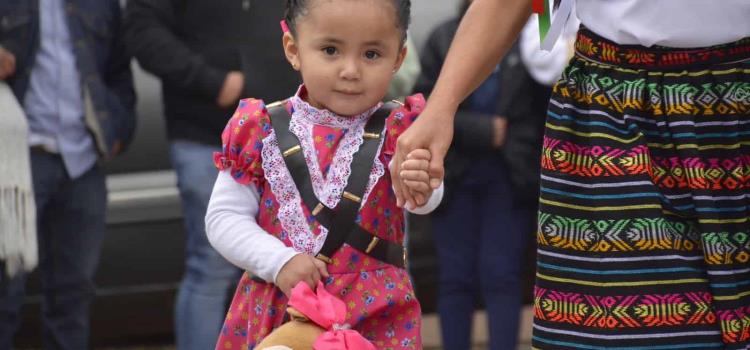 La linda Alejandra participó en desfile