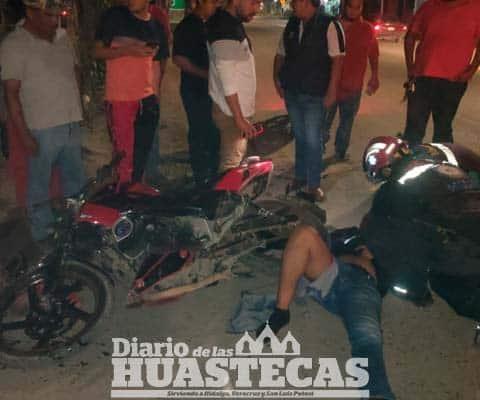 Motociclista herido en fuerte choque