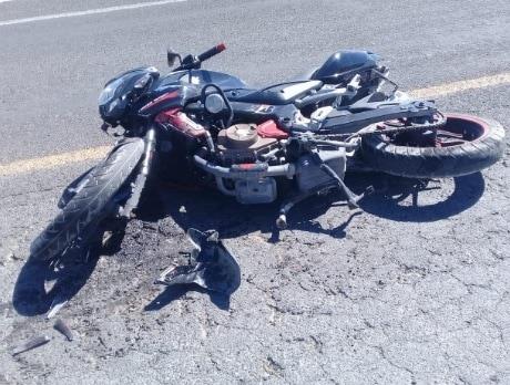 Motociclista chocó contra vehículo 