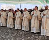 Obispo ordenó a seis sacerdotes y Diácono