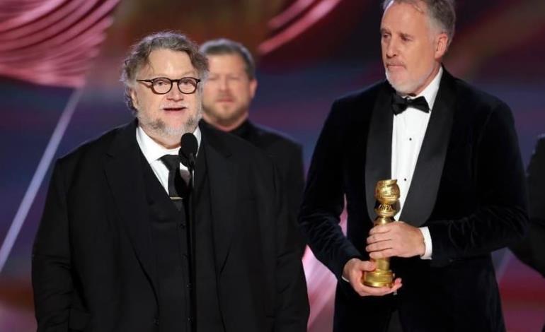 Guillermo del Toro gana Globo de Oro por Pinocho