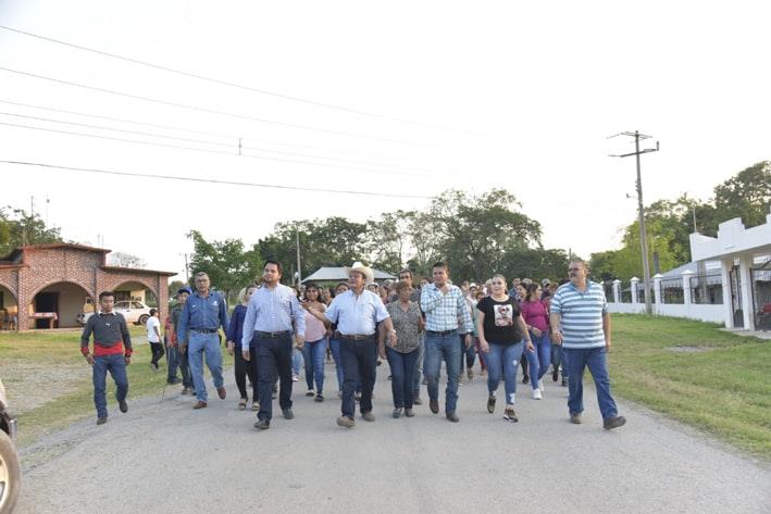 Alcalde inauguró rehabilitación de camino en Pochuco, Tempoal
