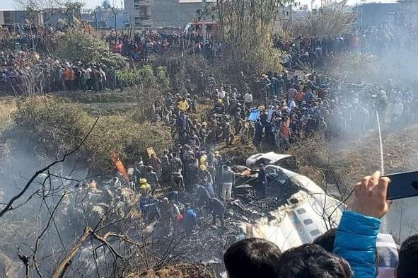 Se estrella avión con 72 pasajeros en Nepal