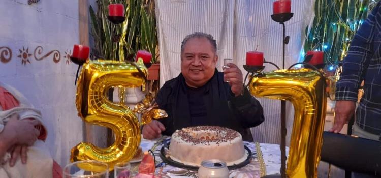 Toño Loredo festejó 57 años de vida