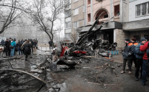 En Ucrania cae helicóptero sobre un kínder, 16 mu3rtos