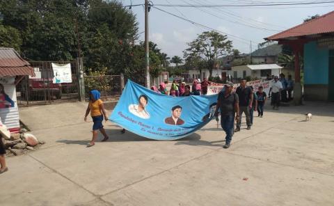 En Huautla con una marcha recordaron la masacre de campesinos  de Tzacoala