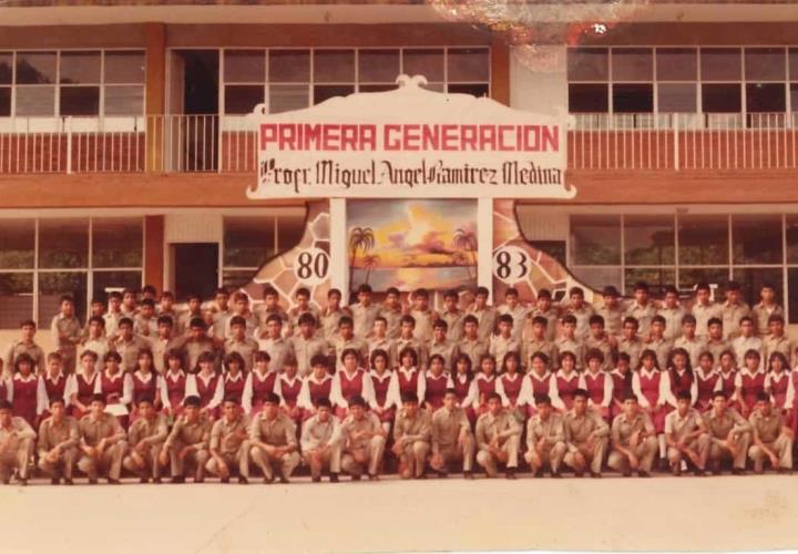 Primera generación de la Belisario Domínguez; han transcurrido 43 años 