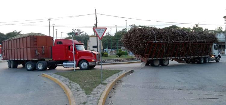 ‘Limitarán’ carga a camiones cañeros