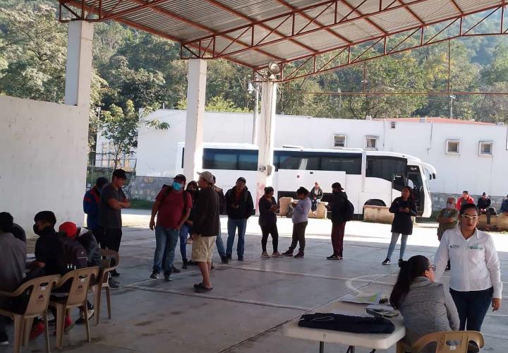 Jornaleros partieron  rumbo a Jocotepec; de contrato 