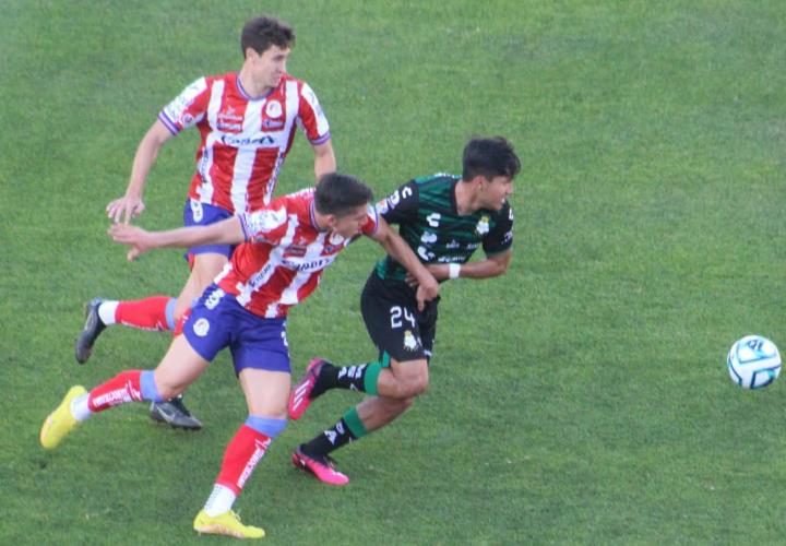 Santos rescató empate ante el Atlético San Luis