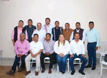 Secretario municipal de Xochiatipan asistió a reunión regional "Planeación y Prospectiva"