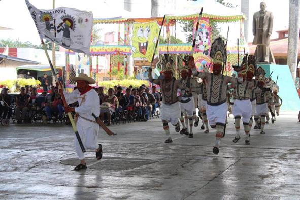 Un éxito concurso de disfraces y bailables en Huautla
