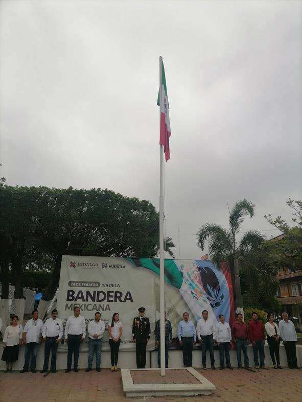 Alcaldía de Huejutla recordó el Día de la Bandera