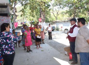 Alcaldía y CEA entregaron purificadores de agua en Orizatlán