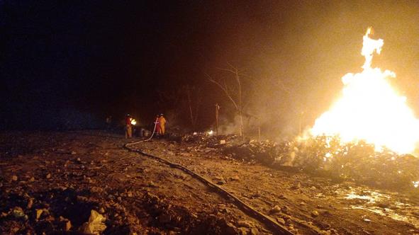 ¡Dos incendios en Plantón Sánchez!