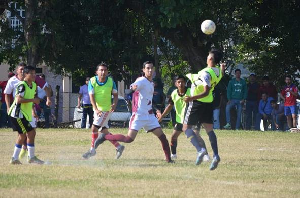 Interesantes duelos en la Liga Municipal de Futbol en Toltitla
