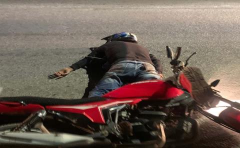 Termina ebrio motociclista herido tras caer en la Juárez