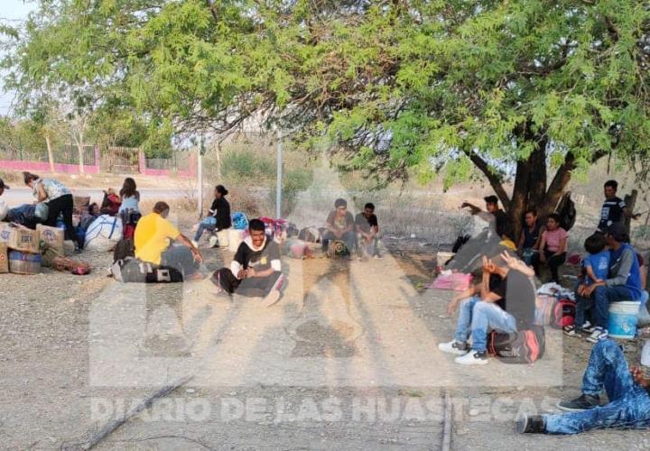 Abandonan a 40 jornaleros huejutlenses en Tamaulipas