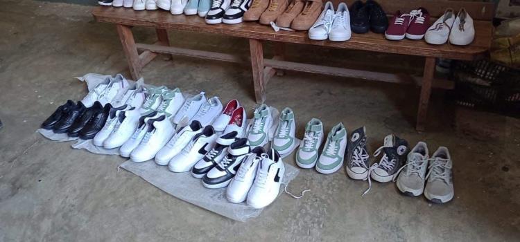 Robaron veintisiete pares de zapatos en Los Cantores